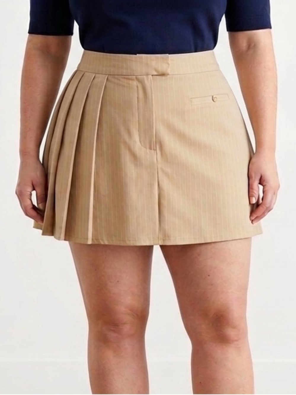 VICI Collection Fore Wexley Pleated Mini Skirt in Beige N259